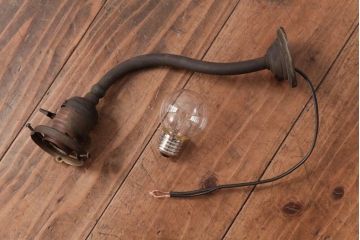 アンティーク照明　昭和初期　フリルシェードがおしゃれな西洋風のウォールランプ(壁付け照明)