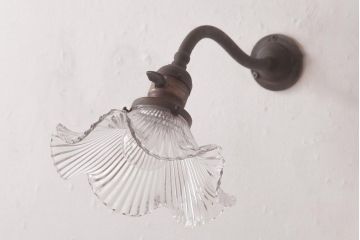 アンティーク照明　昭和初期　フリルシェードがおしゃれな西洋風のウォールランプ(壁付け照明)