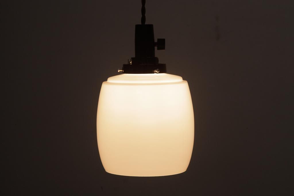 レトロ照明　シンプルで馴染みやすい昭和レトロの筒型吊り下げ照明(天井照明)(1)