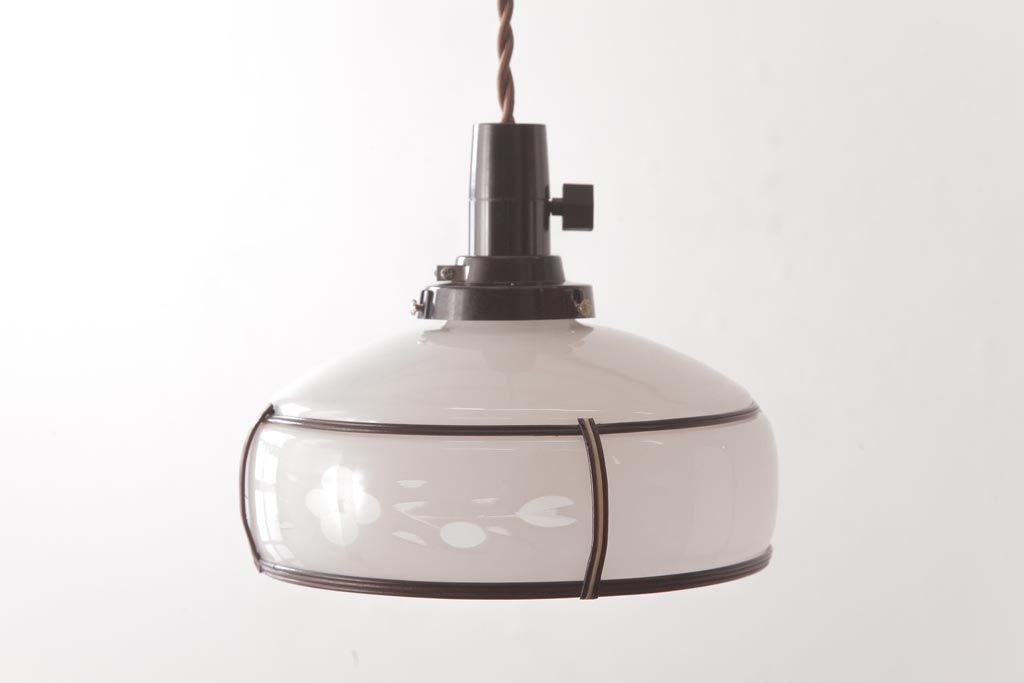 レトロ照明　日本風情が感じられる丸みを帯びたペンダントライト(天井照明)