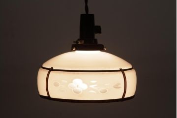 レトロ照明　日本風情が感じられる丸みを帯びたペンダントライト(天井照明)