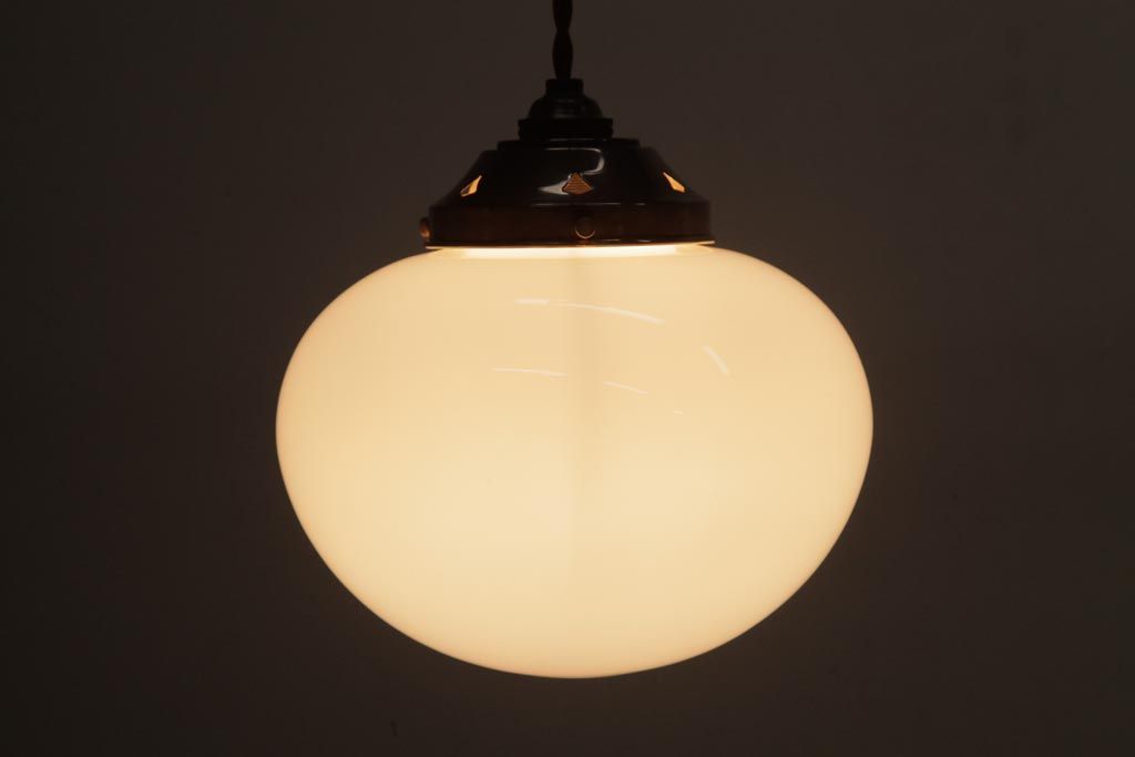 アンティーク照明　ふっくらとしたシェードが可愛らしいペンダントライト(天井照明)