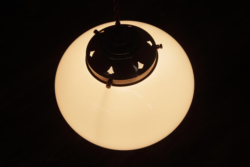 アンティーク照明　ふっくらとしたシェードが可愛らしいペンダントライト(天井照明)