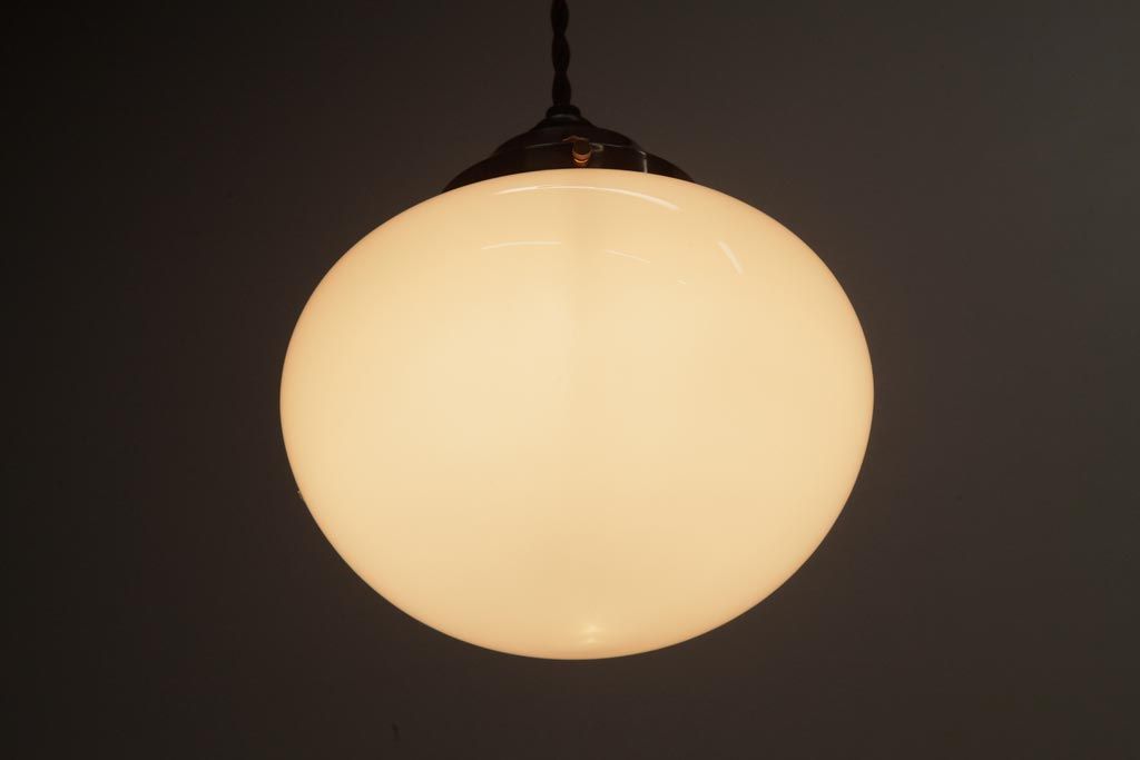 アンティーク照明　ふっくらとしたシェードが可愛らしいペンダントライト(天井照明)