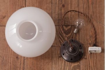 アンティーク照明　ふっくらとしたシェードが可愛らしいペンダントライト(天井照明)