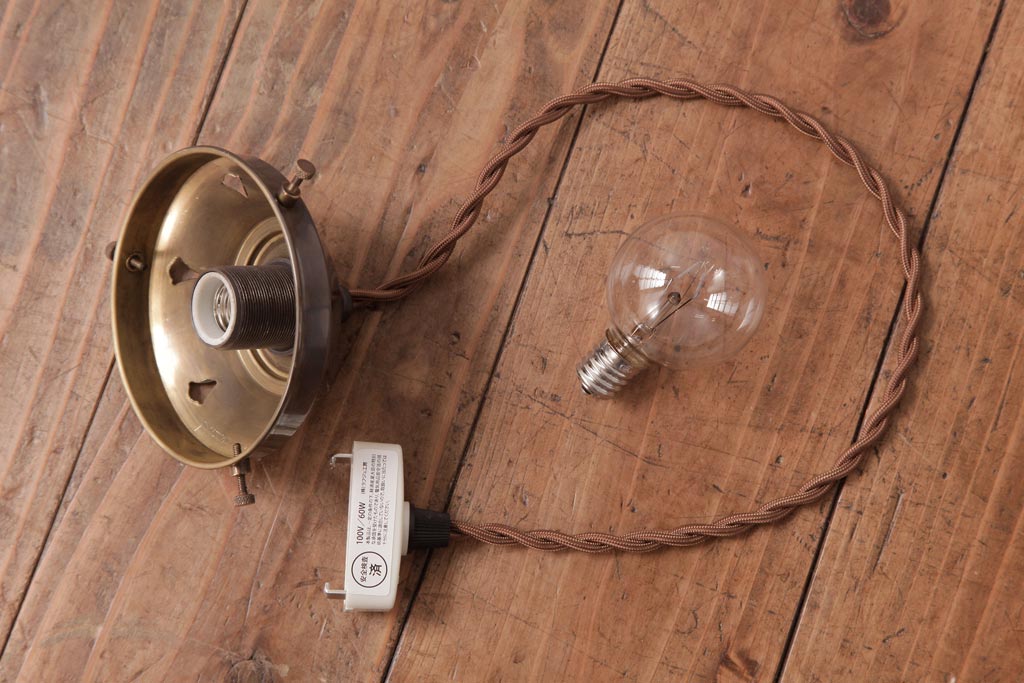 アンティーク照明　ふっくらとしたシェードが可愛らしいペンダントライト(天井照明)