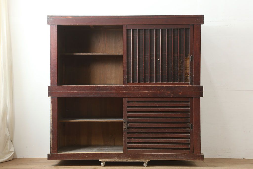 アンティーク家具　明治期　桟の引き戸が魅力の六尺収納箪笥・重ね(キャビネット、水屋箪笥)(R-036318)