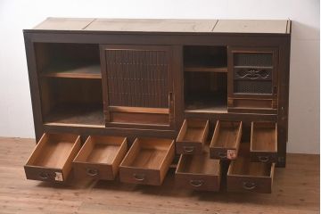 アンティーク家具　縦桟引き戸の近江水屋箪笥テレビ台(キャビネット、戸棚、収納棚、サイドボード、食器棚)(R-036353)
