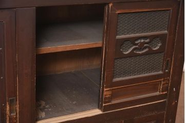 アンティーク家具　縦桟引き戸の近江水屋箪笥テレビ台(キャビネット、戸棚、収納棚、サイドボード、食器棚)(R-036353)