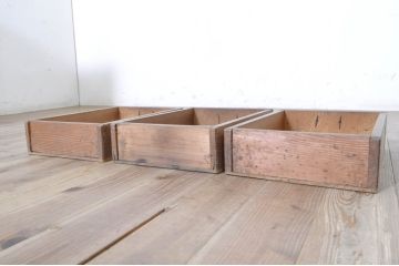 アンティーク家具　前面ケヤキ材・ヒノキ材　四尺水屋箪笥サイドボード(収納棚、戸棚、テレビ台、リビングボード)(R-036358)