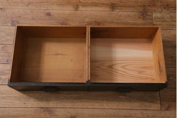 アンティーク家具　昭和初期　ノスタルジックな雰囲気が漂う黒塗りキャビネット(重ね戸棚、戸棚、収納棚、飾り棚)(R-036360)