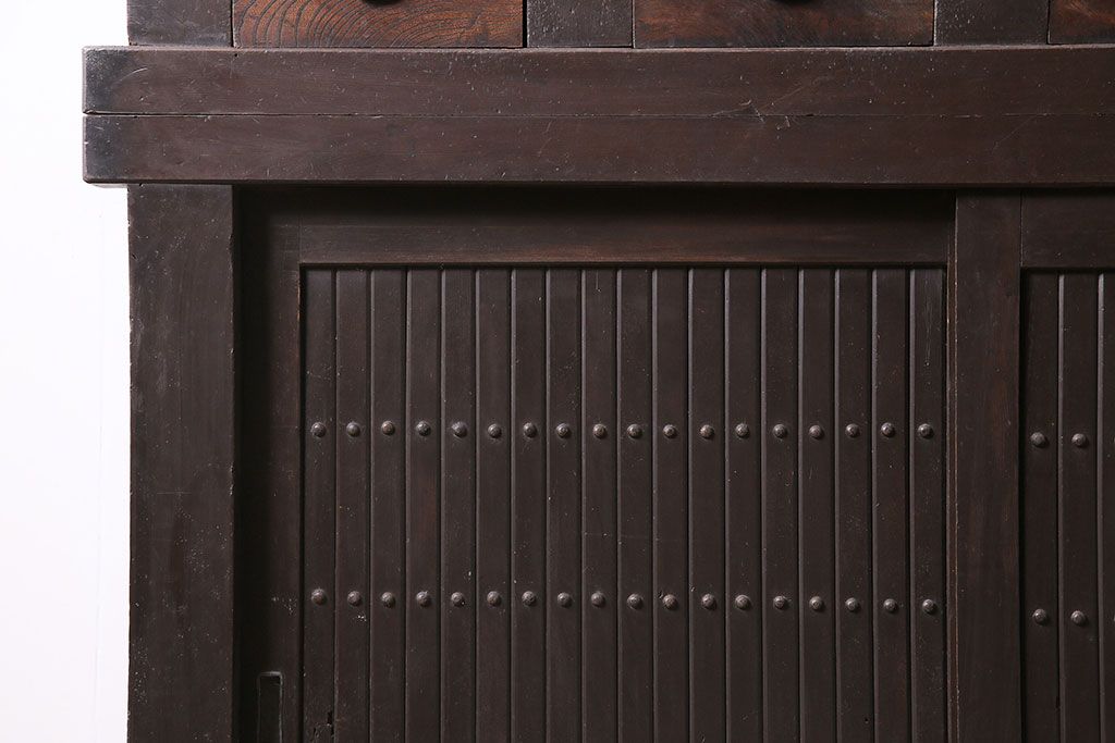 アンティーク家具　シンプルな四尺水屋箪笥(キャビネット、収納棚)(R-036363)