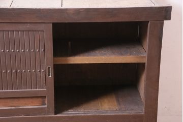 アンティーク家具　シンプルな四尺水屋箪笥(サイドボード、テレビ台)(R-036364)
