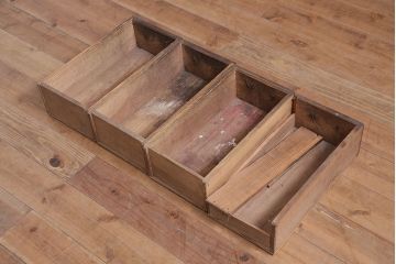 アンティーク家具　シンプルな四尺水屋箪笥(サイドボード、テレビ台)(R-036364)