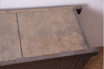 アンティーク家具　シンプルな四尺水屋箪笥(サイドボード、テレビ台)(R-036364)