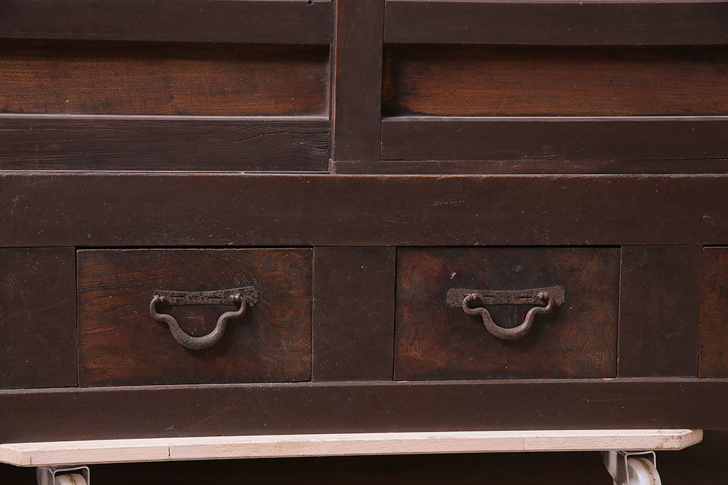 アンティーク家具　シンプルな四尺水屋箪笥(サイドボード、テレビ台)(R-036364)