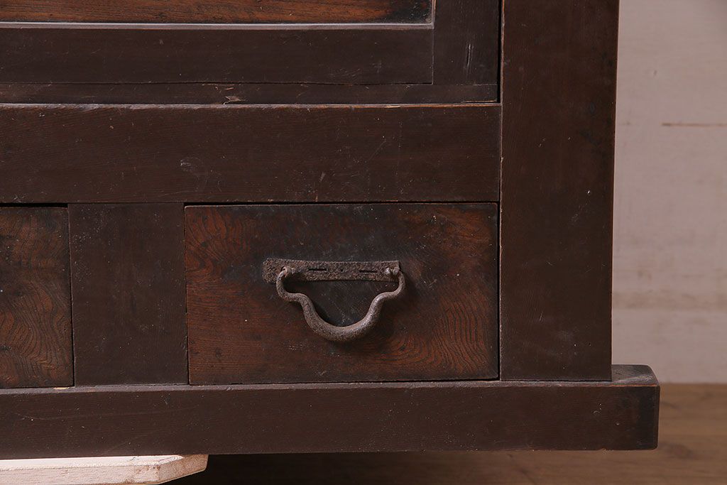 アンティーク家具　シンプルな四尺水屋箪笥(サイドボード、テレビ台)(R-036364)