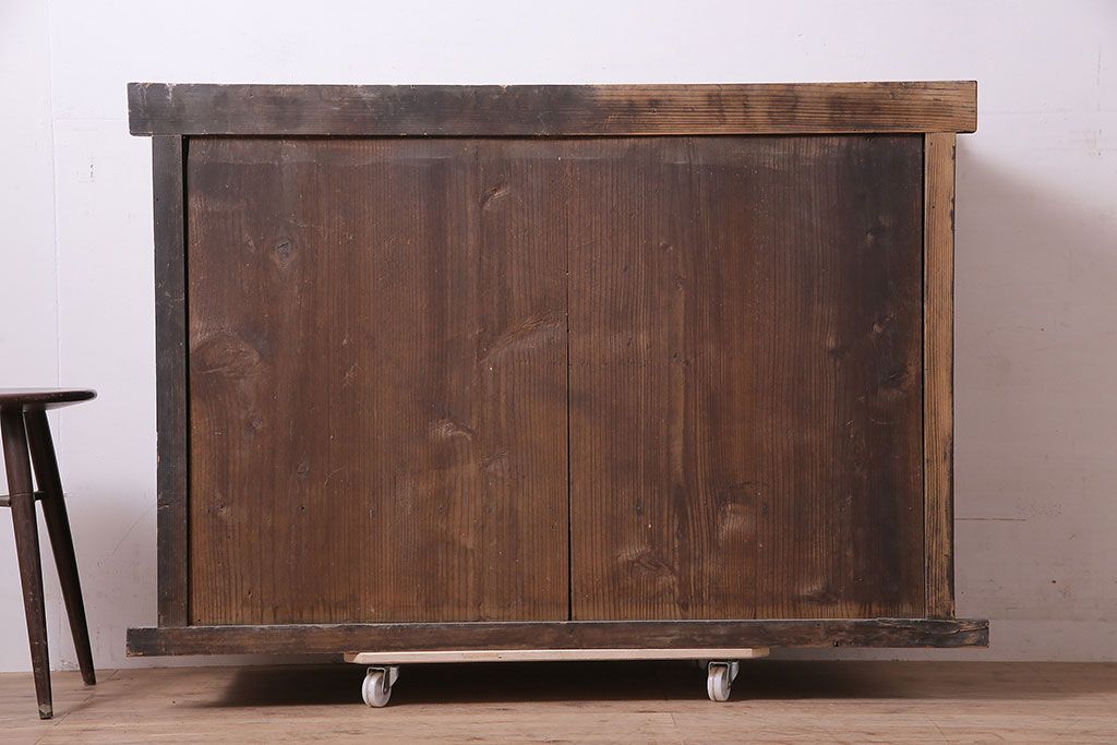 アンティーク家具　シンプルな四尺水屋箪笥(サイドボード、テレビ台)(R-036364)