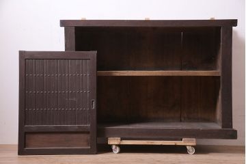 アンティーク家具　シンプルな四尺水屋箪笥(サイドボード、テレビ台)(R-036365)
