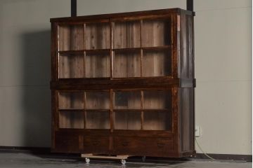 アンティーク家具　前面ケヤキ材　引き出し付き　ガラス戸のキャビネット(収納棚、飾り棚)(R-036381)