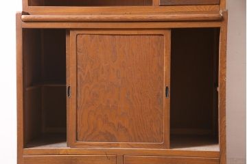 アンティーク家具　昭和中期　栓材　ダイヤガラス入り　懐かしい雰囲気漂う食器棚(収納棚、キャビネット)(R-036384)