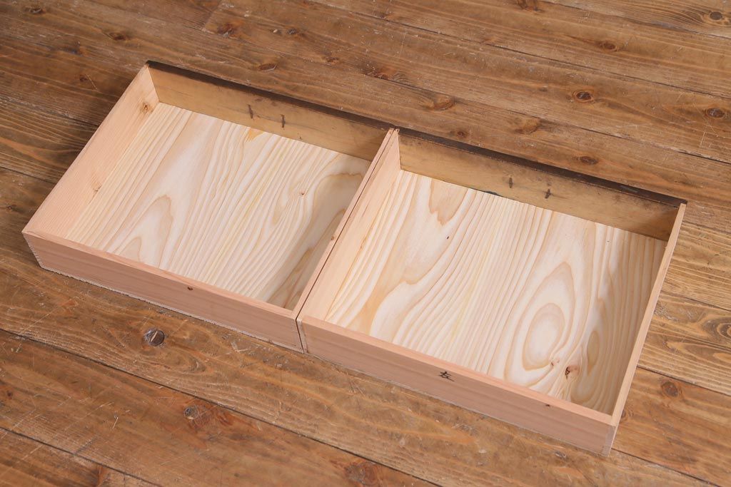 アンティーク家具　明治大正期　ヒノキ材　小振り　味わい深い帳場箪笥のローボード(収納棚、テレビ台)