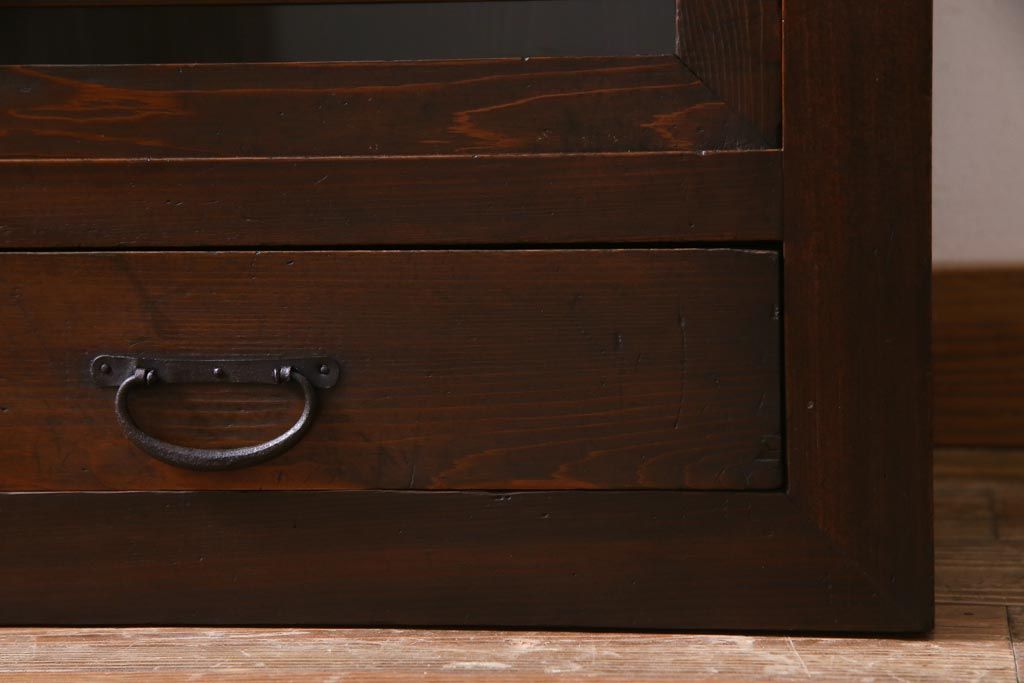 アンティーク家具　明治大正期　ヒノキ材　小振り　味わい深い帳場箪笥のローボード(収納棚、テレビ台)