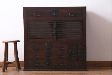 アンティーク家具　明治期　ヒノキ材　堅牢さと品格が漂うリメイク帳場箪笥(時代箪笥、収納棚、戸棚)