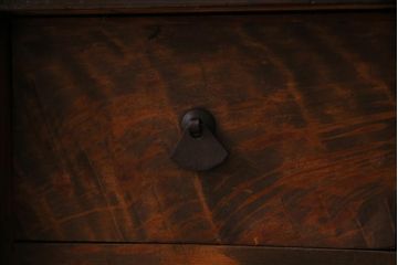 アンティーク家具　明治期　ヒノキ材　堅牢さと品格が漂うリメイク帳場箪笥(時代箪笥、収納棚、戸棚)