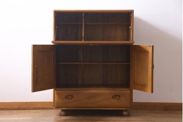 ヴィンテージ家具　イギリス家具　ERCOL(アーコール)　柔らかな雰囲気を醸し出す北欧スタイルのキャビネット(収納棚、サイドボード、戸棚、ビンテージ)