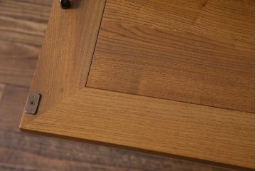 ヴィンテージ家具　イギリス家具　ERCOL(アーコール)　柔らかな雰囲気を醸し出す北欧スタイルのキャビネット(収納棚、サイドボード、戸棚、ビンテージ)