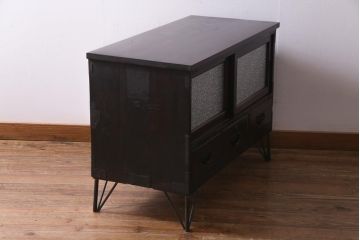 アンティーク家具　鉄脚付リメイク　前面ケヤキ材　漆塗り　ヴィンテージテイストなテレビ台(リビングボード、ローボード、戸棚、ビンテージ)