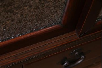 アンティーク家具　鉄脚付リメイク　前面ケヤキ材　漆塗り　ヴィンテージテイストなテレビ台(リビングボード、ローボード、戸棚、ビンテージ)