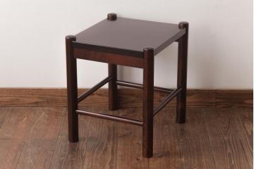 中古　北海道民芸家具　シンプルな板座のスツール(花台、サイドテーブル)