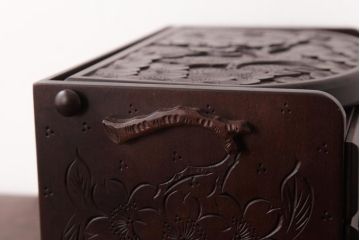 中古　軽井沢彫り　大阪屋家具店　桜の彫刻が美しい姫鏡台(卓上ドレッサー、メイクボックス)