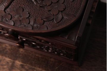 中古　軽井沢彫り　大阪屋家具店　桜の彫刻が美しい姫鏡台(卓上ドレッサー、メイクボックス)