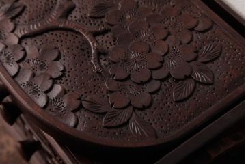 中古　軽井沢彫り　大阪屋家具店　桜の彫刻が美しい姫鏡台(卓上ドレッサー、メイクボックス)
