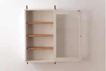 ペイント家具　レトロ　可愛らしい色合いのウォールキャビネット(壁掛け収納棚、吊り棚)