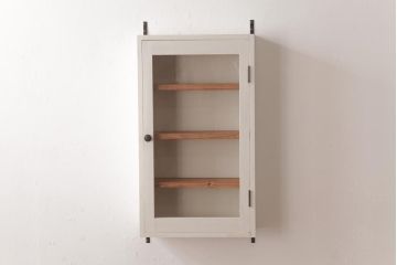 ペイント家具　レトロ　可愛らしい色合いのウォールキャビネット(壁掛け収納棚、吊り棚)