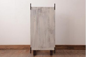 ペイント家具　レトロ　可愛らしい色合いのウォールキャビネット(壁掛け収納棚、吊り棚)