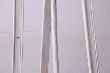 アンティーク雑貨　フランス輸入家具　ペイント　ロココ様式　フレンチスタイルを盛り上げるイーゼル(画架、ディスプレイ)