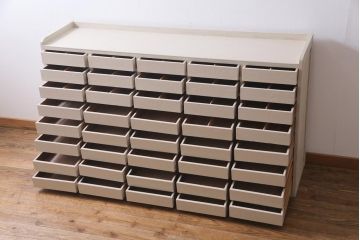 ペイント家具　レトロ家具　40杯　たっぷり収納できるシンプルな書類ケース(チェスト、サイドボード、引き出し)