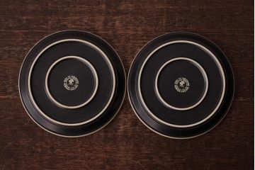 アンティーク雑貨　イギリスビンテージ　HORNSEA(ホーンジー)　EBONY(エボニー)　カップ&ソーサー2客セット(洋食器)(R-036416)