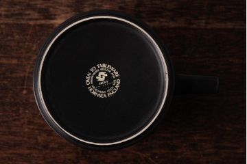 アンティーク雑貨　イギリスビンテージ　HORNSEA(ホーンジー)　EBONY(エボニー)　カップ&ソーサー3客セット(洋食器)(R-036417)