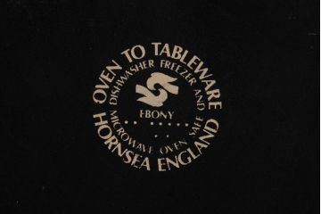 アンティーク雑貨　イギリスビンテージ　HORNSEA(ホーンジー)　EBONY(エボニー)　カップ&ソーサー3客セット(洋食器)(R-036417)