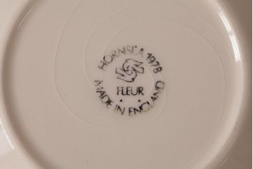 ヴィンテージ雑貨　イギリスビンテージ　Hornsea(ホーンジー)　FLEUR(フルール)　カップ&ソーサー3客セット(R-036419)