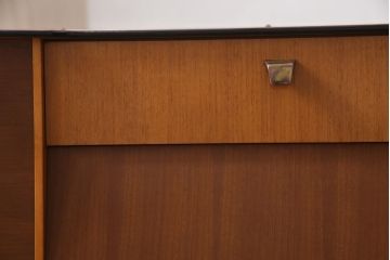 北欧ヴィンテージ家具　チーク材　すっきりとした作りのドレッシングチェスト(ドレッサー、鏡台、ミラー、ビンテージ)