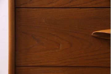 ヴィンテージ家具　イギリス　austinsuite(オースティンスイート)社　チーク材の温かみが魅力のチェスト(引き出し、ビンテージ)