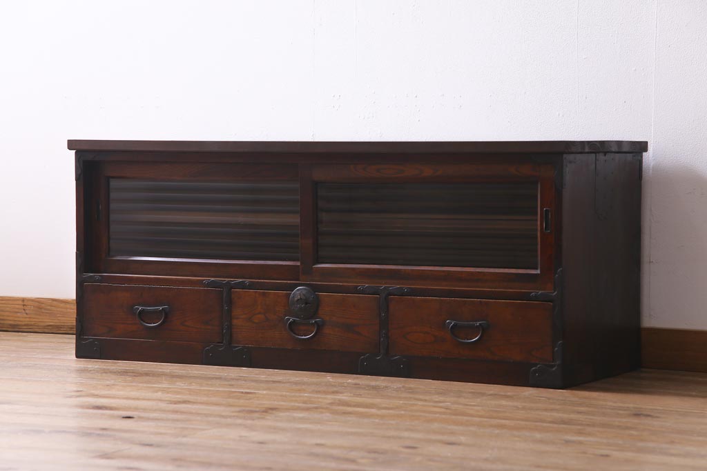 和製　アンティーク家具　前板ケヤキ材　モールガラス入り　味わい深い風合いが格好いいリメイクテレビ台(ローボード、収納棚、テレビボード)