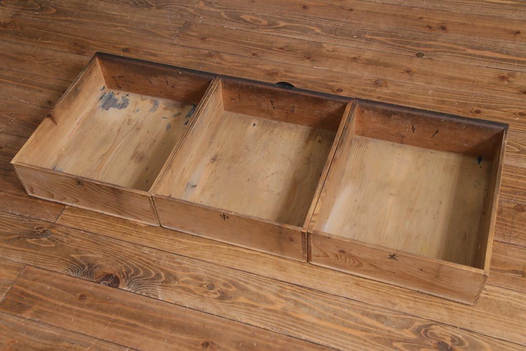 和製　アンティーク家具　前板ケヤキ材　モールガラス入り　味わい深い風合いが格好いいリメイクテレビ台(ローボード、収納棚、テレビボード)